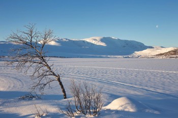  Budalsvannet med Hallinskarvet i bakgrunn. 