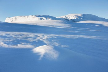  Hallingskarvet i vinterlys. 